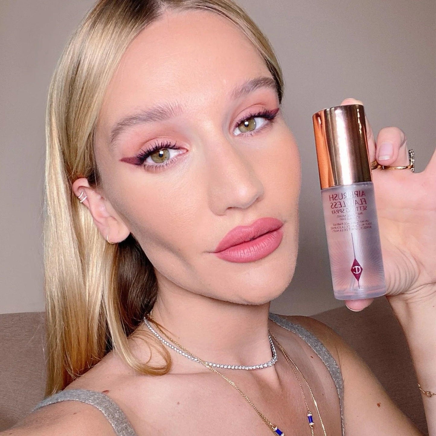Charlotte Tilbury Airbrush Flawless Setting Spray Mini 34ml - TheSkinFit