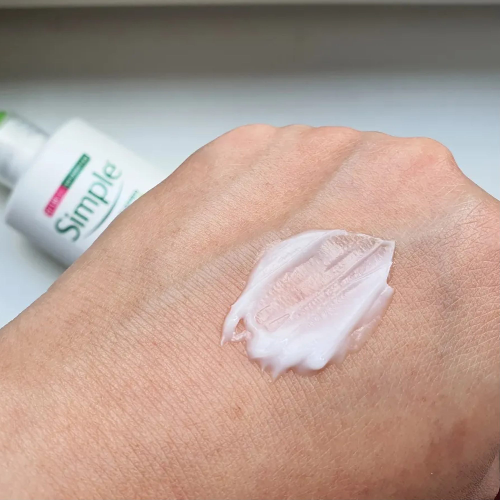 Simple Hydrating Light Moisturiser 125ml