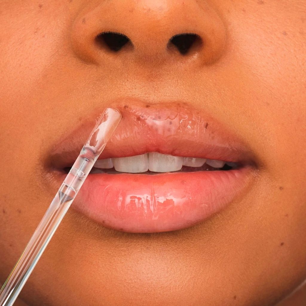 Essence What The Fake! Glass Shine Plumping Lip Filler 4.2ml