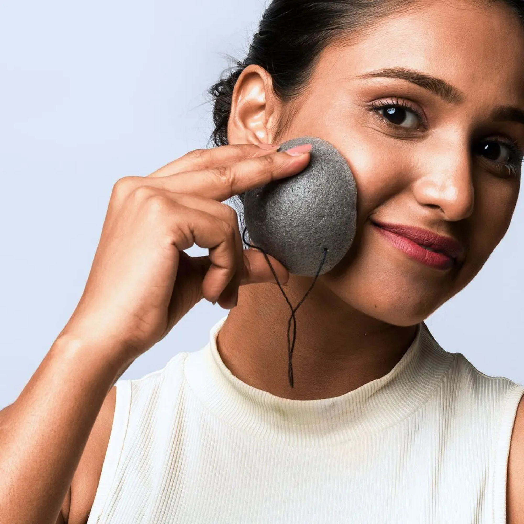 AccuFix Cosmetics Bamboo Charcoal Konjac Sponge