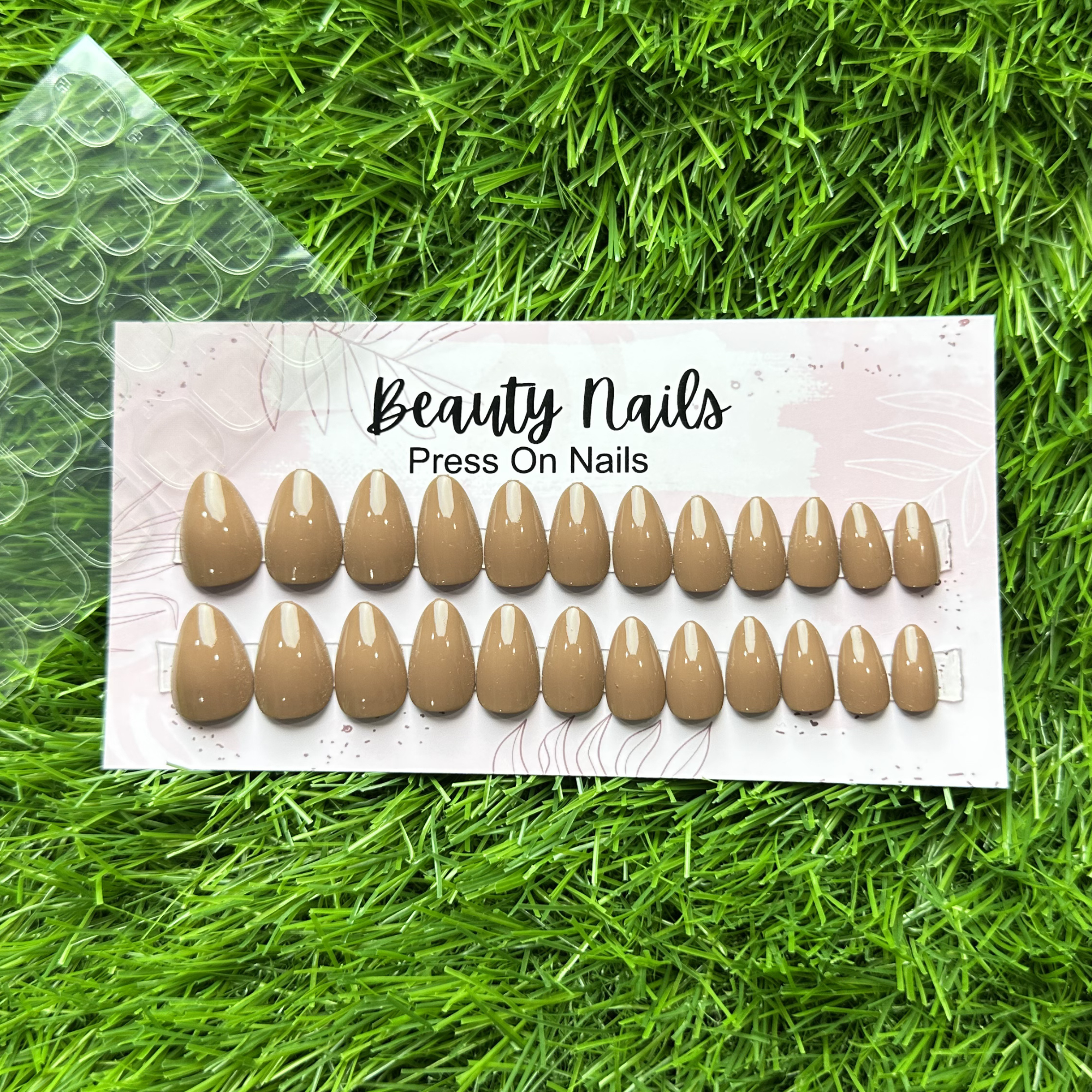 Beauty Nails Almond Press On-Nails 24 Pieces