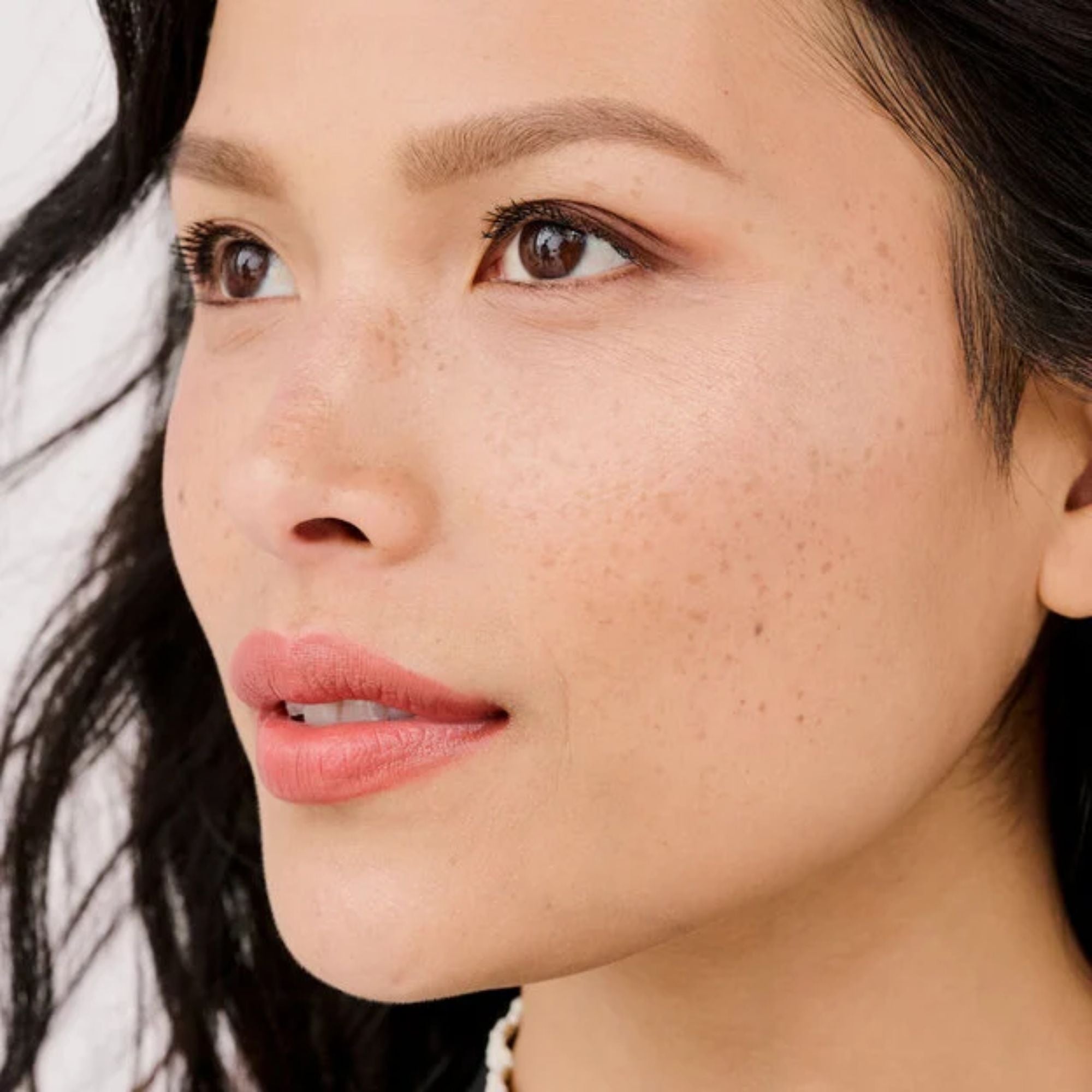 benefit tickle golden pink highlighter 8gm shades