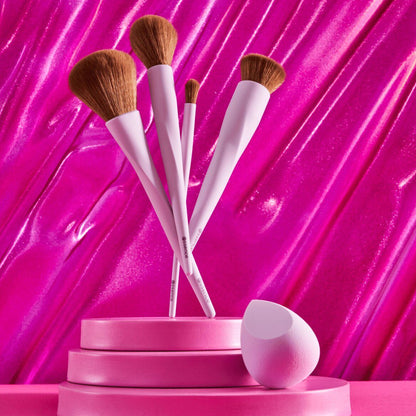 Essence Eyeshadow Brush 01 Throwing a Little Shade 1 Piece