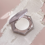 Fenty Beauty By Rihana Diamond Bomb All Over Diamond Veil Mini Highlighter 2.8gm