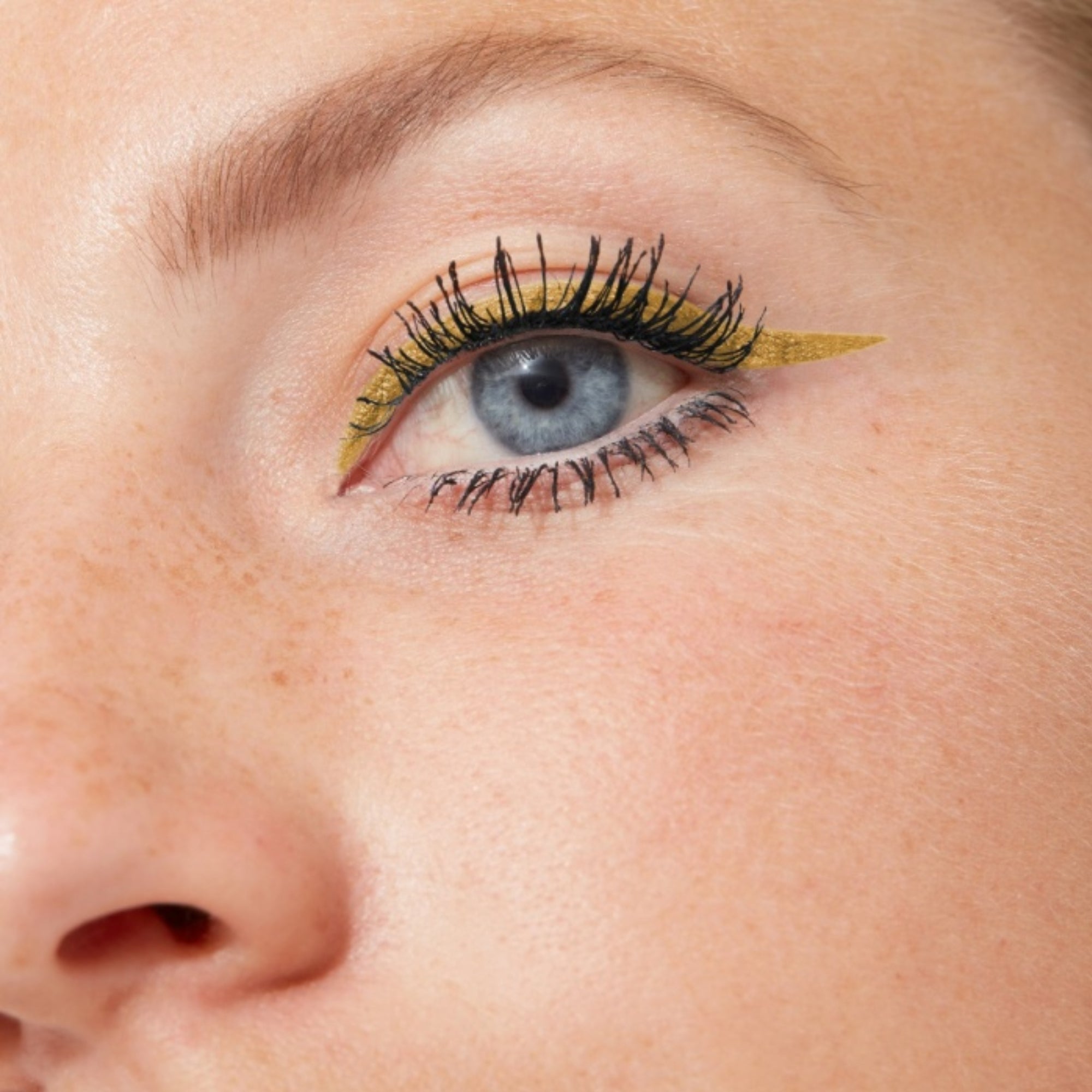Gosh Velvet Touch Eye Liner 021 Renaissance Gold 1 Piece Pakistan