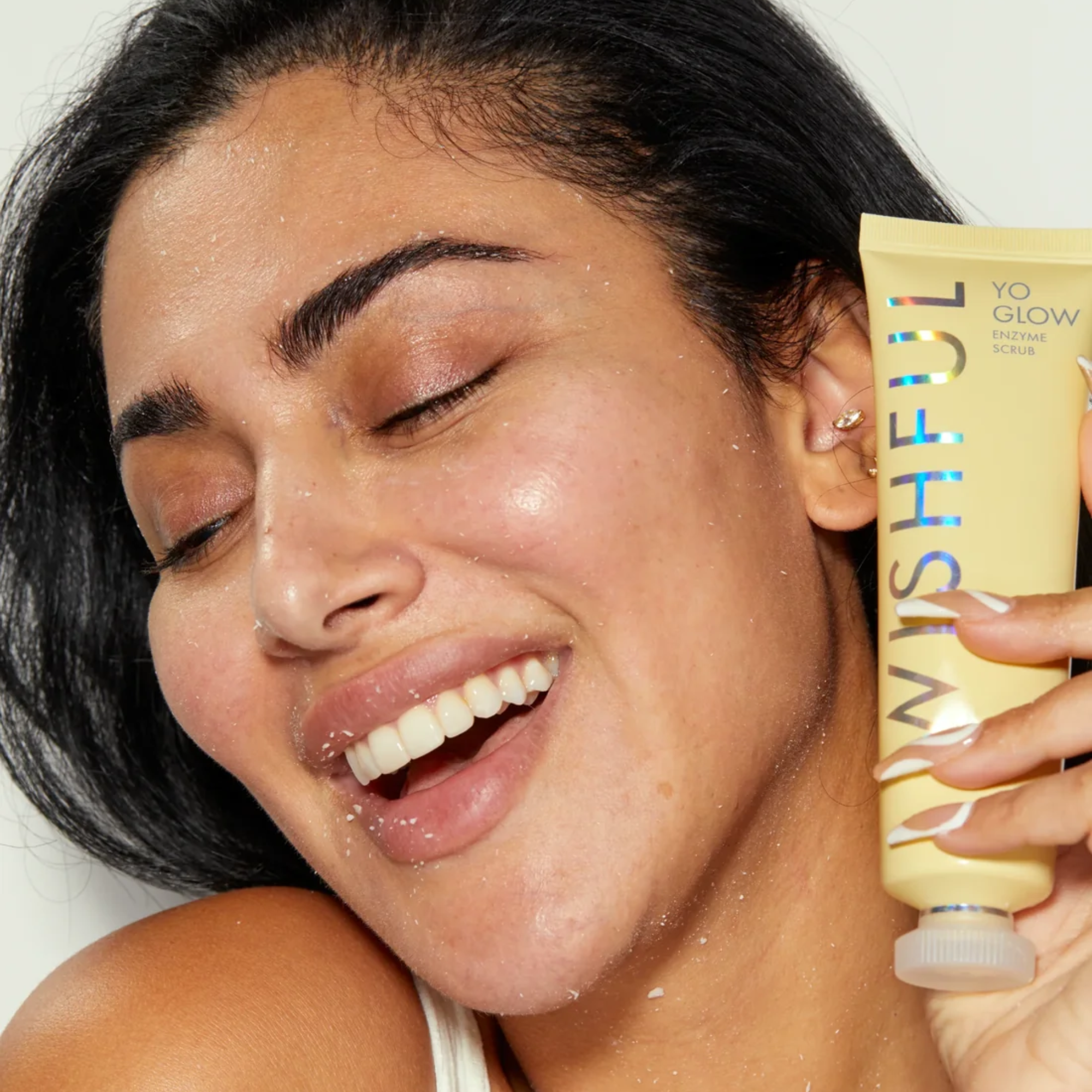 Huda Beauty Wishful Yo Glow AHA & BHA Enzyme Scrub