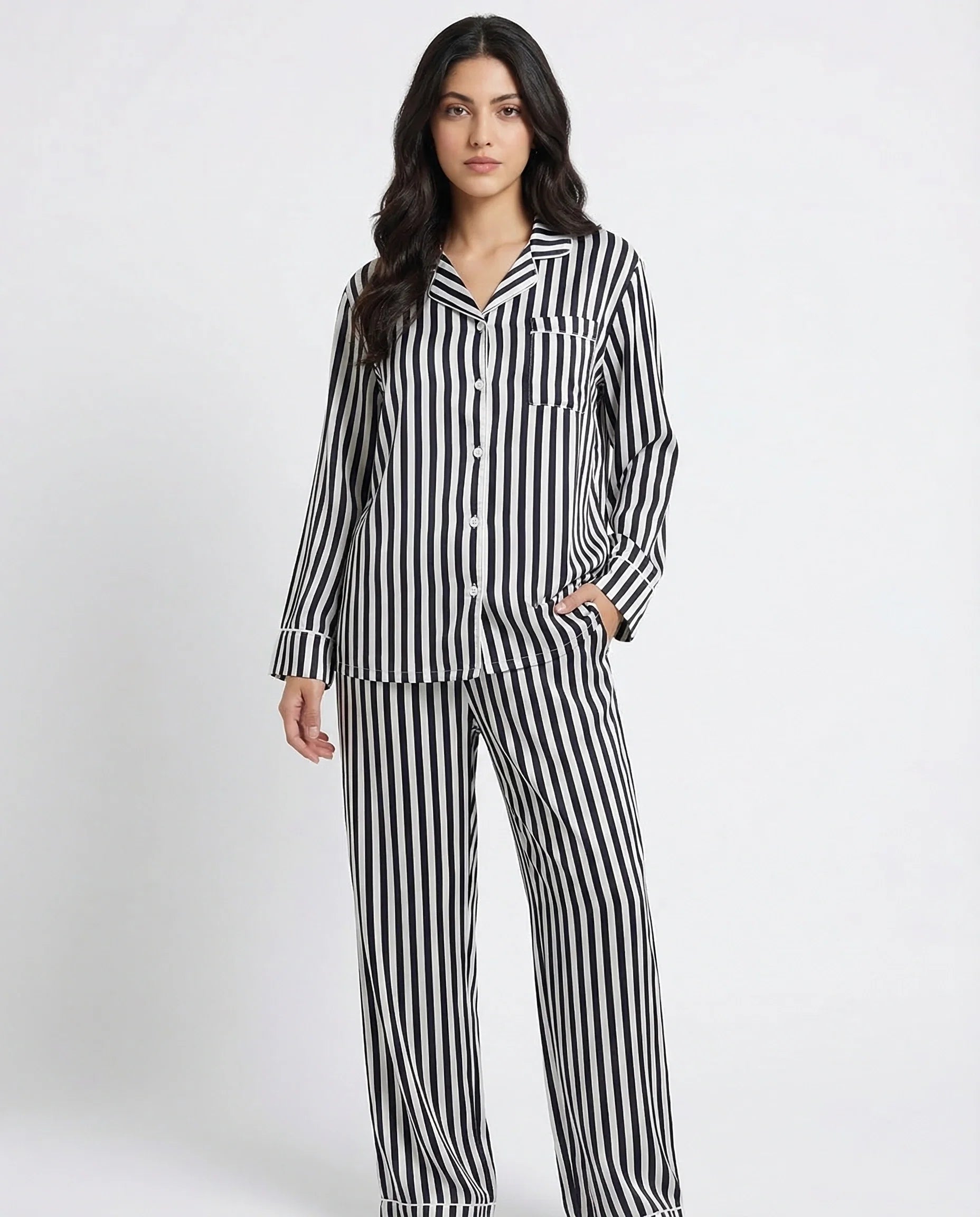 Sajiero Linen Pajama Suit Noir Chic Black