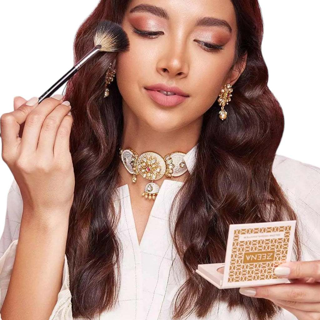 Zeena Glow Highlighter 010 Golden Glow 4.5gm - TheSkinFit