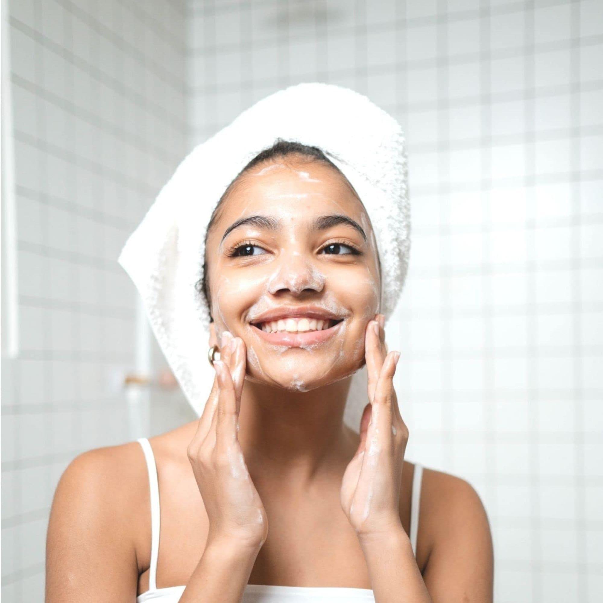 Soap & Glory Face Soap And Clarity Vitamin C Facial Wash 350ml - TheSkinFit