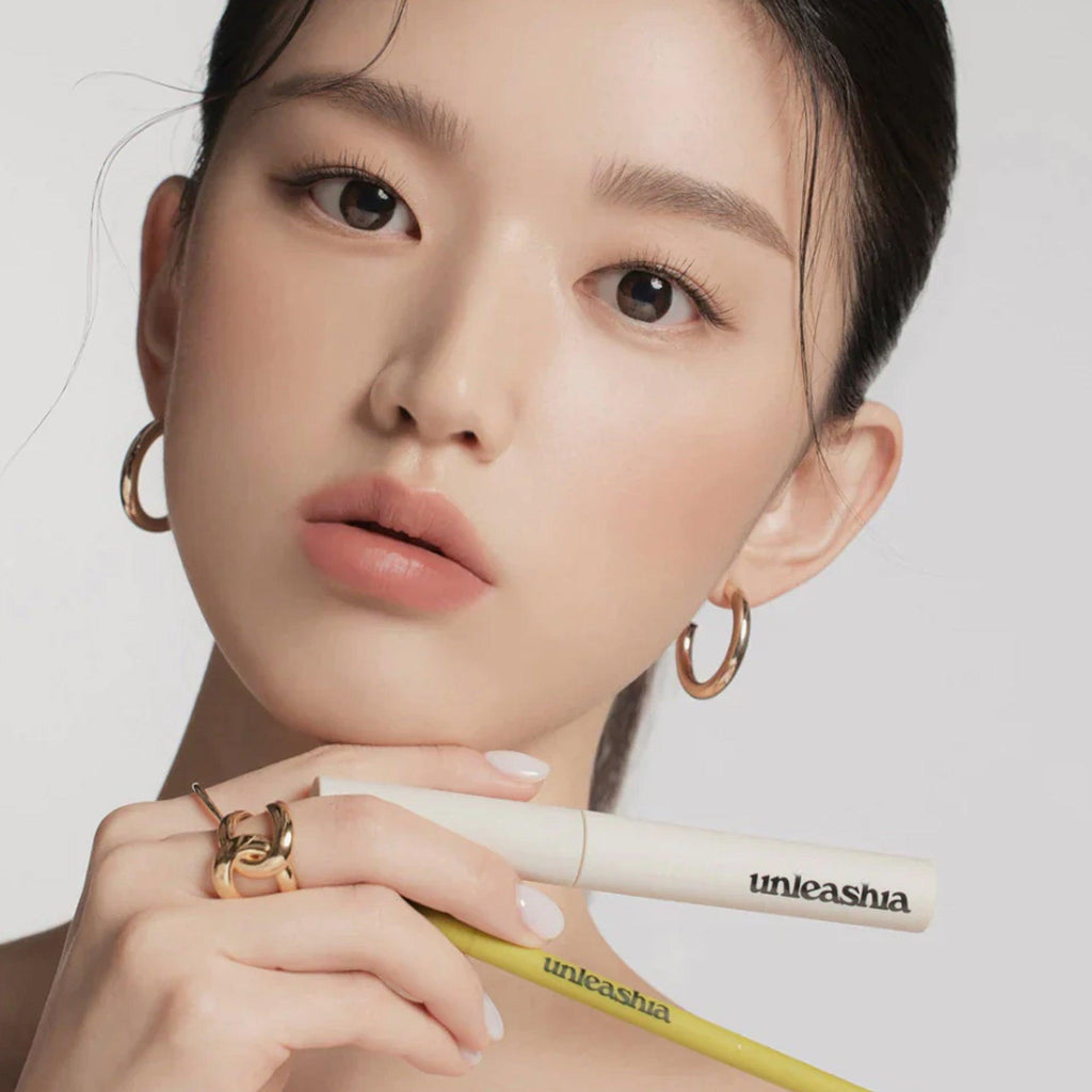 Unleashia Shaper Pomade Eyebrow Fixer No.1 Clear 8.5gm - TheSkinFit